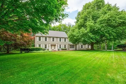 7 Village Green Ln, Holden, MA 01520 - Photo 2