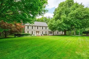 7 Village Green Ln, Holden, MA 01520 - Photo 2