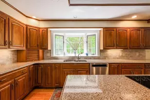7 Village Green Ln, Holden, MA 01520 - Photo 10
