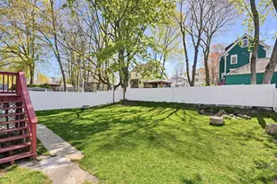 27 Banfield Ave, Boston, MA 02126 - Photo 16