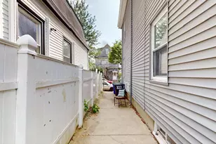 34 Sargent Ave, Somerville, MA 02145 - Photo 14