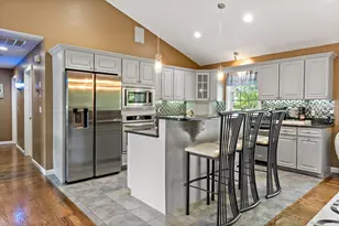1084 Laurel St, Fall River, MA 02721 - Photo 12