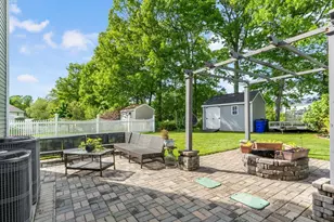 1084 Laurel St, Fall River, MA 02721 - Photo 6