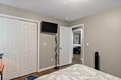 1084 Laurel St, Fall River, MA 02721 - Photo 32