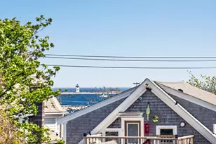 127 Bradford St, Provincetown, MA 02657 - Photo 4
