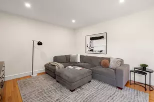15 Monmouth Ct, Brookline, MA 02446 - Photo 4