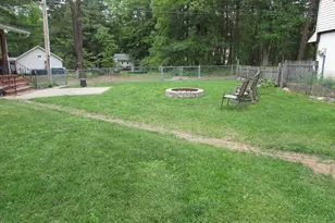 10 Bartlett St, South Hadley, MA 01075 - Photo 8