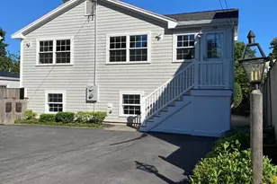 39 Warren St, Newburyport, MA 01950 - Photo 2