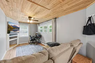 57 Plain St, Upton, MA 01568 - Photo 8