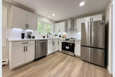 20 Marc Ave, Southbridge, MA 01550 - Photo 6
