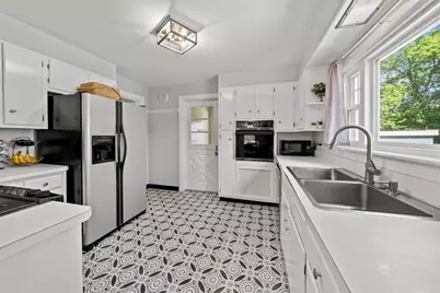 19 Broadway, Lynn, MA 01904 - Photo 12