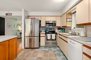 1601 Lewis O Gray Dr, Saugus, MA 01906 - Photo 10