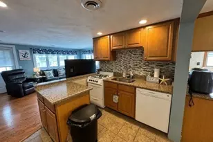 8 MacArthur Ln, Marshfield, MA 02050 - Photo 2