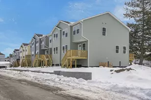 25 Lebanon St, Fall River, MA 02723 - Photo 6