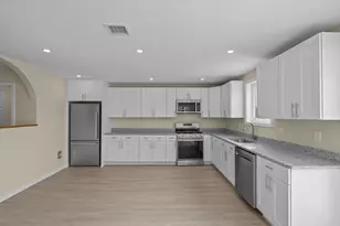 25 Lebanon St, Fall River, MA 02723 - Photo 8