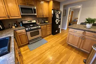 34 Grandview Ave, Watertown, MA 02472 - Photo 4