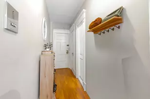 8 Garrison St, Boston, MA 02116 - Photo 12
