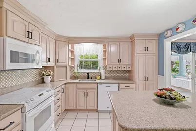17 Briggs Ave, Bourne, MA 02532 - Photo 8