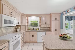 17 Briggs Ave, Bourne, MA 02532 - Photo 8