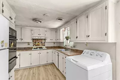 8 Pond View Cir, Plymouth, MA 02360 - Photo 12