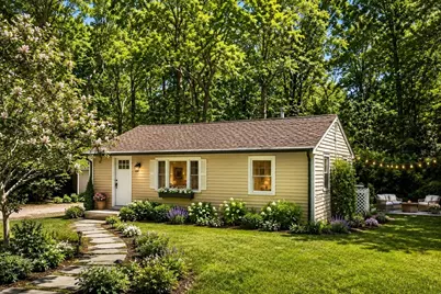 8 Pond View Cir, Plymouth, MA 02360 - Photo 2