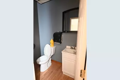 590 Dutton St, Lowell, MA 01854 - Photo 8