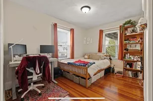 21 Bradbury Ave, Medford, MA 02155 - Photo 4