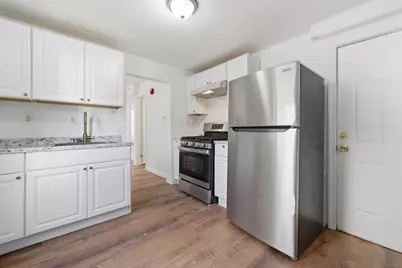 8 Cherry St, Lowell, MA 01852 - Photo 4