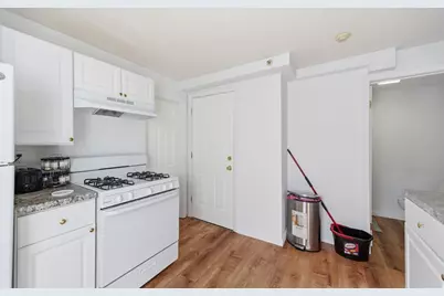 8 Cherry St, Lowell, MA 01852 - Photo 18