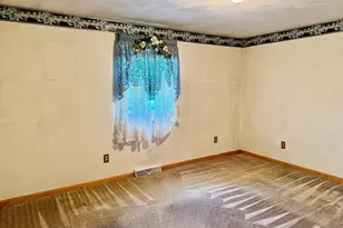 90 Augustus St, Fall River, MA 02721 - Photo 12