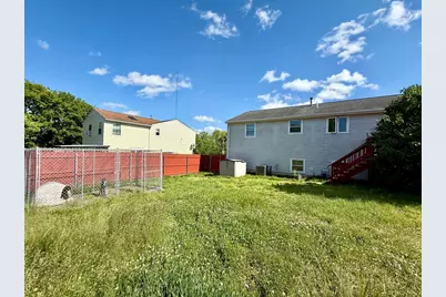 90 Augustus St, Fall River, MA 02721 - Photo 4