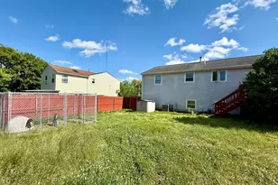90 Augustus St, Fall River, MA 02721 - Photo 4