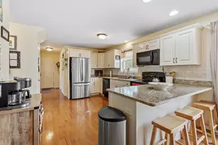 13 Ballard Ct, Leominster, MA 01453 - Photo 2