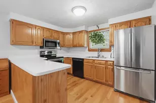 30 Golden Hills Rd, Saugus, MA 01906 - Photo 12