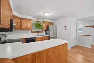 30 Golden Hills Rd, Saugus, MA 01906 - Photo 10
