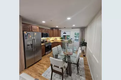 955 Pleasant St #4, Weymouth, MA 02189 - Photo 2