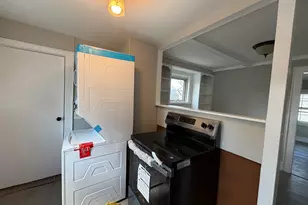 93 Friend St, Amesbury, MA 01913 - Photo 2