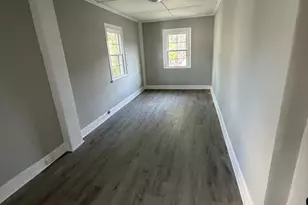 93 Friend St, Amesbury, MA 01913 - Photo 8