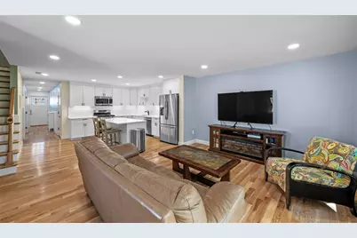 72 Manchester St #72, Lowell, MA 01852 - Photo 6