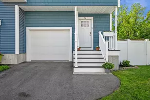 72 Manchester St, Lowell, MA 01852 - Photo 2