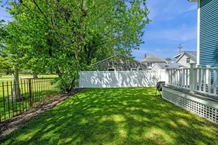 72 Manchester St, Lowell, MA 01852 - Photo 38