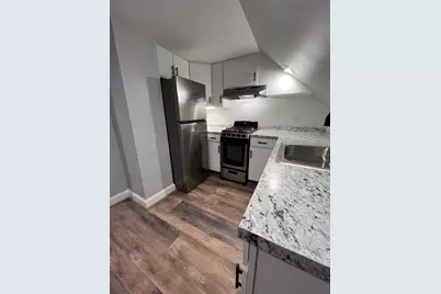 142 Elm St #5, Amesbury, MA 01913 - Photo 4