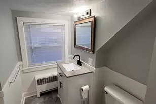 142 Elm St, Amesbury, MA 01913 - Photo 8