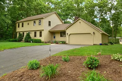 140 Pineridge Dr, Westfield, MA 01085 - Photo 2