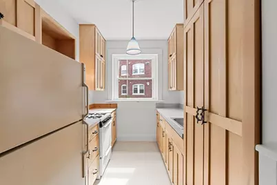 231 Rawson Rd #4, Brookline, MA 02445 - Photo 12