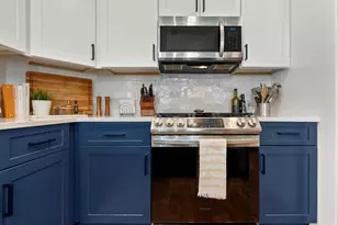 54 Bloomfield St, Boston, MA 02124 - Photo 8