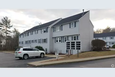 811 Washington St #5, Pembroke, MA 02359 - Photo 1
