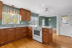 557 Main St, West Newbury, MA 01985 - Photo 8