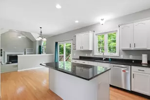 206 Washington St, Northbridge, MA 01534 - Photo 10
