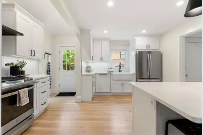 27 Fellsmere Rd, Malden, MA 02148 - Photo 14